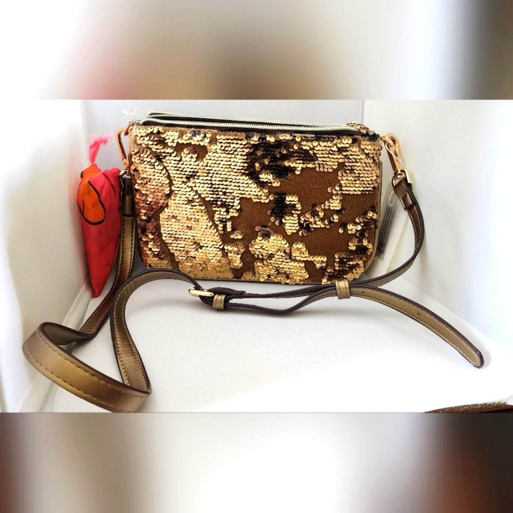 Street Level Crossbody Purse with dust bag NWT